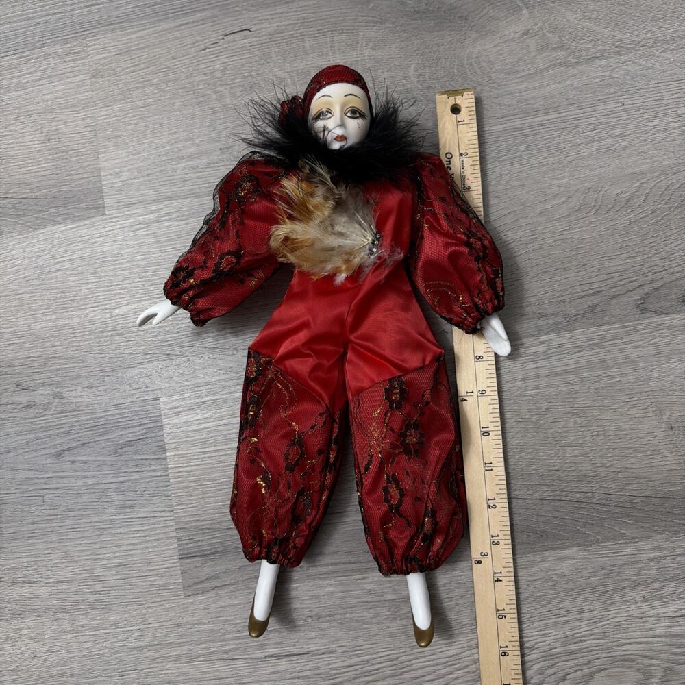 1990 Brinn's Authentic Collector Edition Porcelain Clown With Feather JJ1 15”